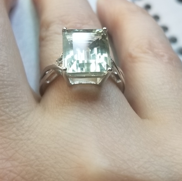 Sterling silver 3.52ctw. Green Amethyst & white Topaz ring.*Sells for $100. - Picture 3 of 8
